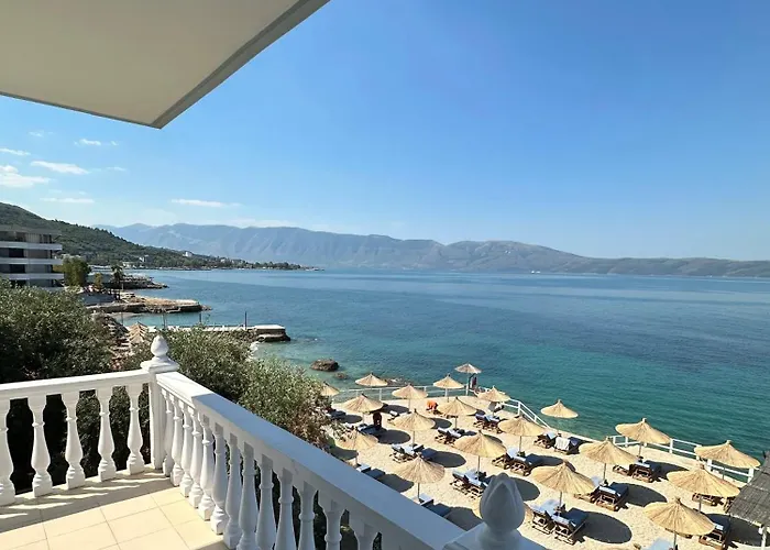 公寓 Kristoni Radhime *